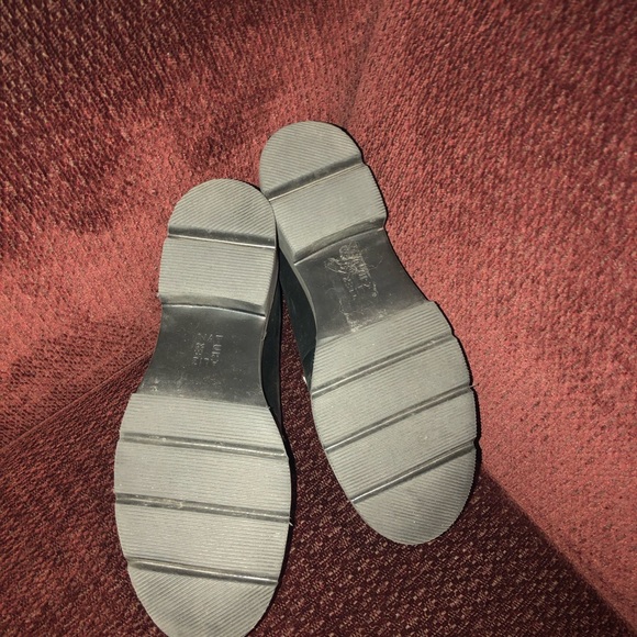 Naturalizer Darry2 Leather Lug Sole Loafer - Picture 7 of 7